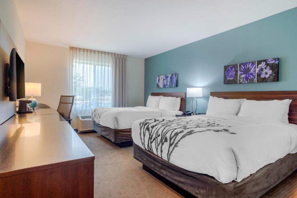 Queen Room with Two Queen Beds - Accessible/Non-Smoking interior